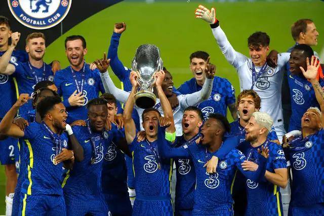 回来了！武桐桐恢复训练 去年世界杯决赛重伤