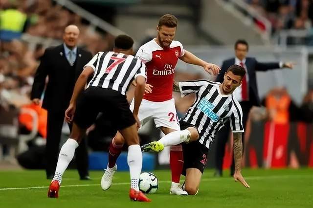 西多夫之子在昨日被丰塞卡征调 跟米兰一线队训练