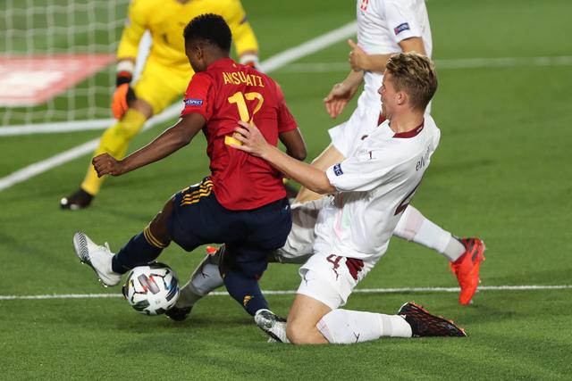 鹈鹕险胜无杜兰特太阳终结9连败 灰熊险胜国王